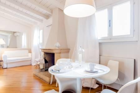 Di Punto In Bianco Home Верона Екстериор снимка