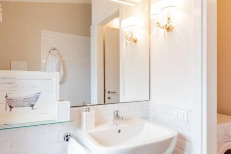 Di Punto In Bianco Home Верона Екстериор снимка